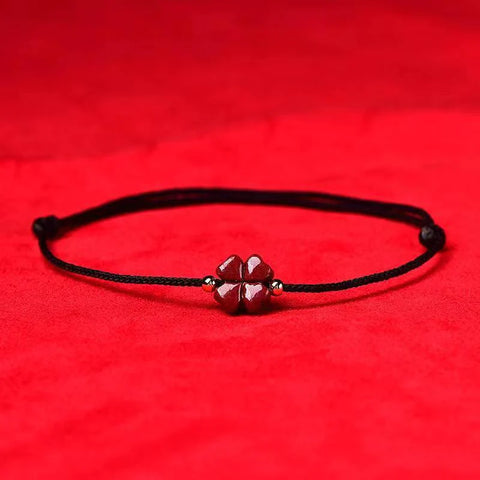 Tobillera con pulsera de hilo rojo con bendición de trébol de cuatro hojas de cinabrio natural