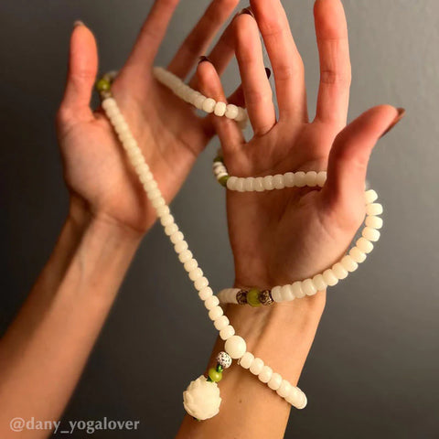 Pulsera de collar de armonía de jade blanco Bodhi Lotus Mala