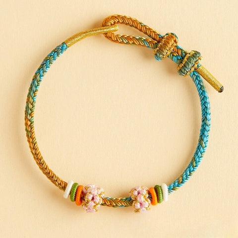 Pulsera de la suerte de moda.