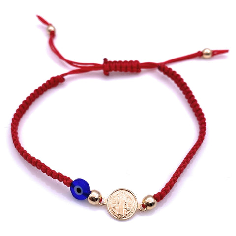 Pulsera con medalla de San Benito, hilo rojo y mal de ojo para protección