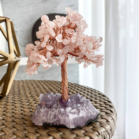 Árbol de cristal hecho a mano Árbol de la vida de cuarzo rosa con base de amatista