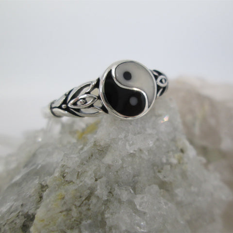 Yin and Yang Ring Chinese Philosophy,Taoism,Fengshui