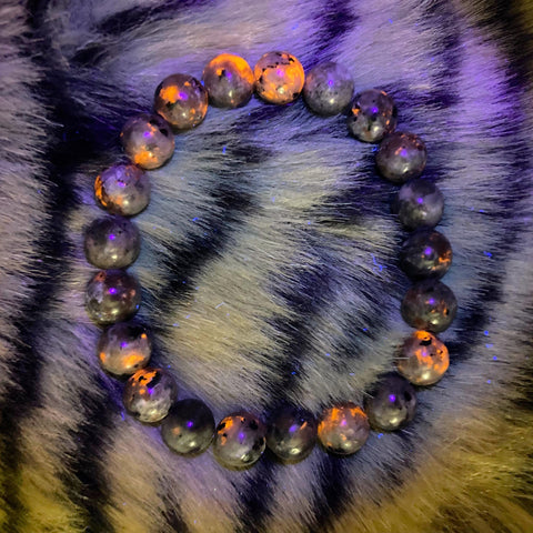 Natural Yooperlite Stone Bracelet ,UV Reactive Flame Gemstone Stretch Bracelet,Spiritual Healing Bracelet